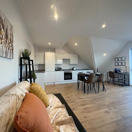 Stylish & Spacious Apartment Royal Tunbridge Wells Bagian luar foto