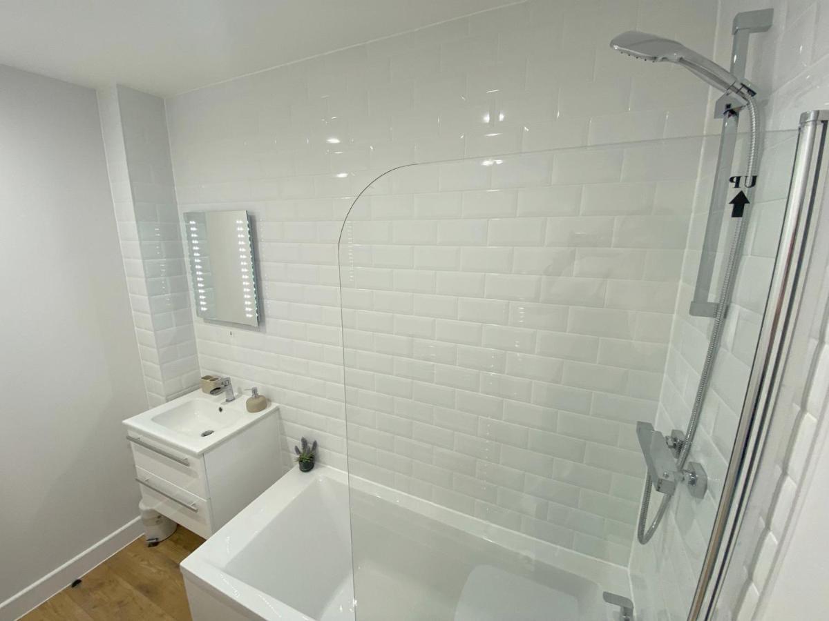 Stylish & Spacious Apartment Royal Tunbridge Wells Bagian luar foto