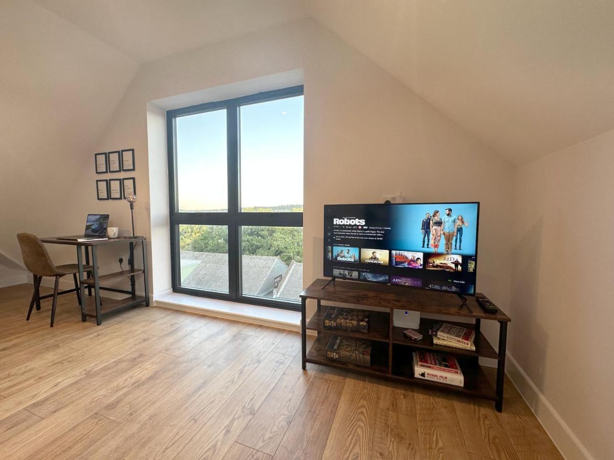 Stylish & Spacious Apartment Royal Tunbridge Wells Bagian luar foto